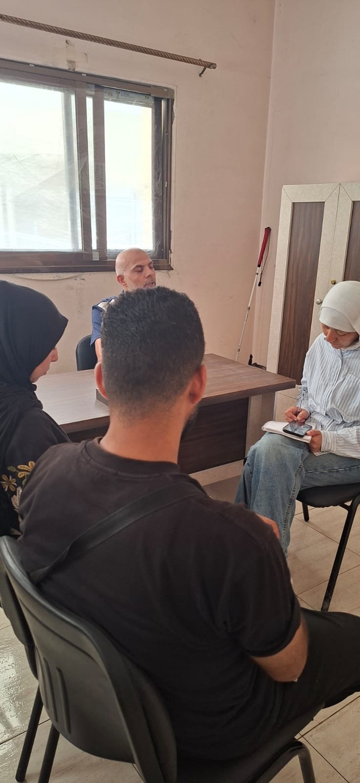 وفد من مؤسسة EducAid يزور جمعية منتدى غزة لذوي الإعاقة البصرية الخيرية